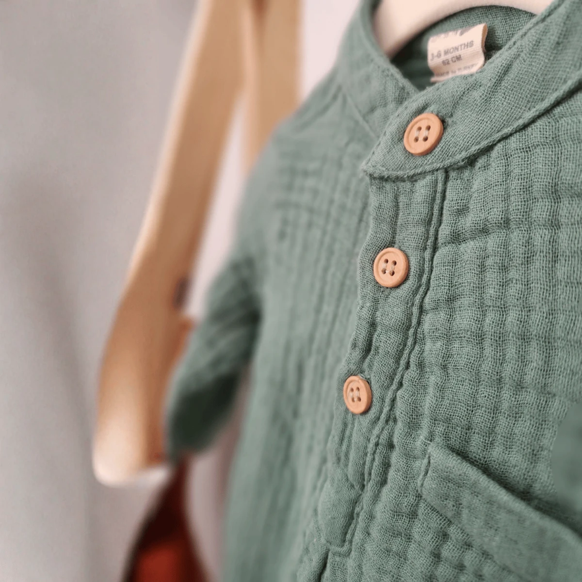 Yumuşacık Müslin Haki Bebek Tulum – Nefes Alan %100 Pamuk Unisex